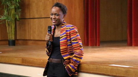 Dominique Tchimbakala, ici faisant une intervention lors de la réunion d'accueil des nouveaux boursiers Excellence-Major en 2016. 