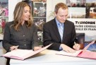 Signature d'une convention de partenariat entre TV5MONDE et l'AEFE