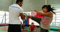 La tradition de Songkran célébrée le 4 avril 2012 au lycée français international de Bangkok: initiation à la boxe thaïe