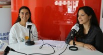 Deux lycéennes de Casablanca en studio Web radio à l'AEFE
