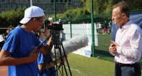 Journée nationale du sport scolaire 2016 : Laurent Petrynka au micro des reporters