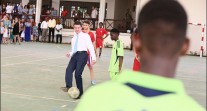 Inauguration du plateau sportif du lycée français Jacques-Prévert d'Accra au Ghana : coup d'envoi par le Premier ministre