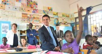 Visite d'une classe à l'école franco-sénégalaise