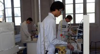 Olympiades nationales de la chimie 2017 : Ibrahim au laboratoire