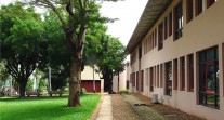 Lycée Blaise-Pascal (Abidjan, Côte d'Ivoire) : un établissement au cœur d'un parc arboré