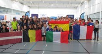 Euro de badminton 2016 : photo de groupe avec drapeaux