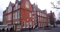 École primaire de Fulham, lycée français Charles-de-Gaulle (Londres)