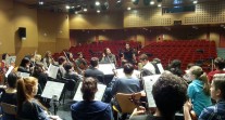 L'orchestre des lycées français du monde (saison 2) à Madrid : répétition des musiciens avec la créatrice de la chanson des dix mots
