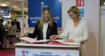 Au Salon européen de l'éducation 2013, l'AEFE et France Médias Monde officialisent leur partenariat