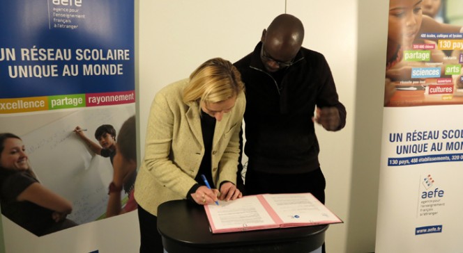 Signature de la convention de partenariat avec la Fondation Lilian thuram – Éducation contre le racisme