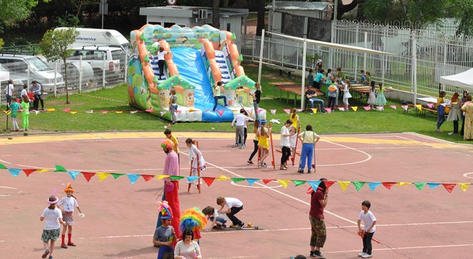 Les 10 ans de l’École française du Caucase : la fête pour les enfants