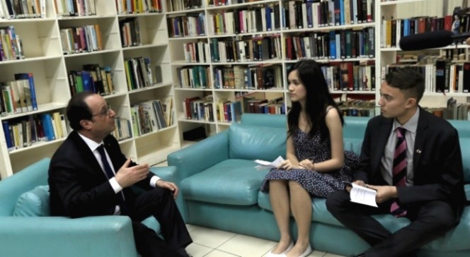 Visite présidentielle aux Philippines : interview du chef de l&#039;État par des élèves
