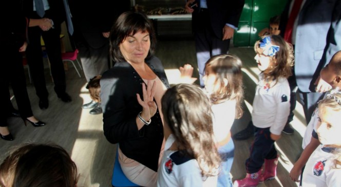 Moment d’échange entre Mme Girardin et les jeunes élèves du Lycée français de Medellin