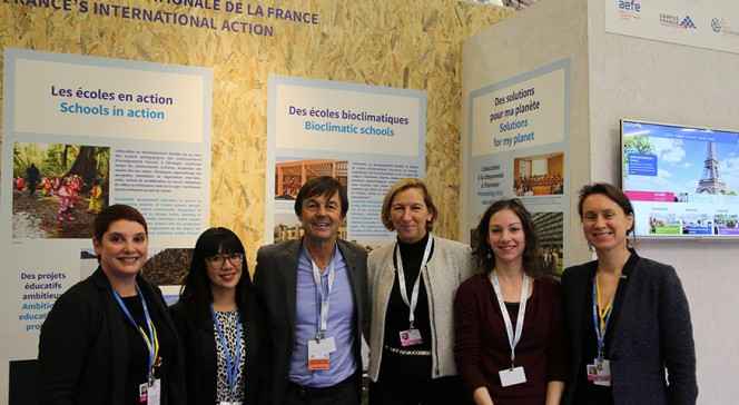 Au Bourget, sur le site de la COP 21 : photo de groupe avec Nicolas Hulot