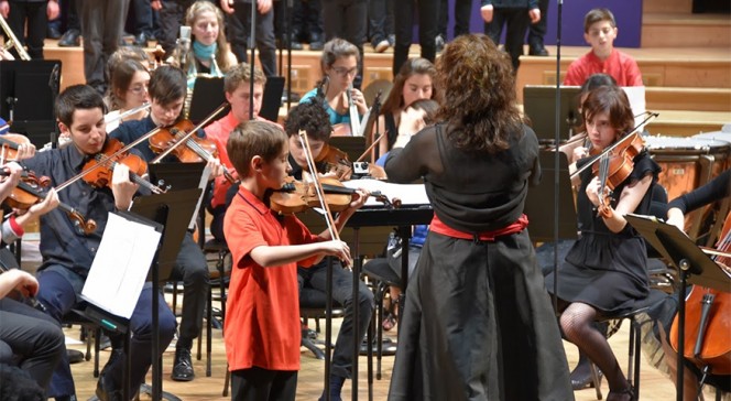 Concert de l’Orchestre des lycées français du monde à Radio France : solo d’un jeune violoniste