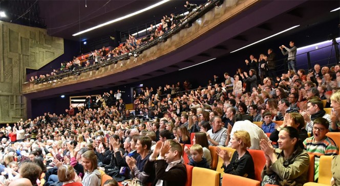 Concert de l’Orchestre des lycées français du monde à Radio France : un public chaleureux