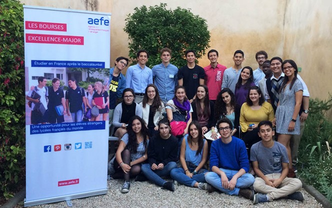 Promotion 2016 des boursiers Excellence-Major : photo de groupe à Poitiers