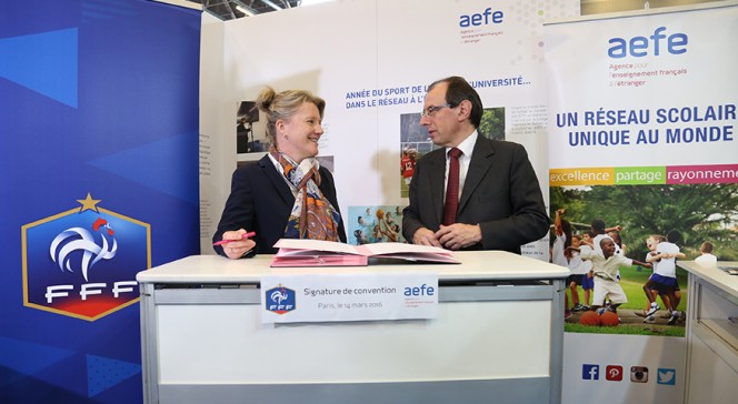 Salon européen de l&#039;éducation 2016 : signature de convention FFF-AEFE