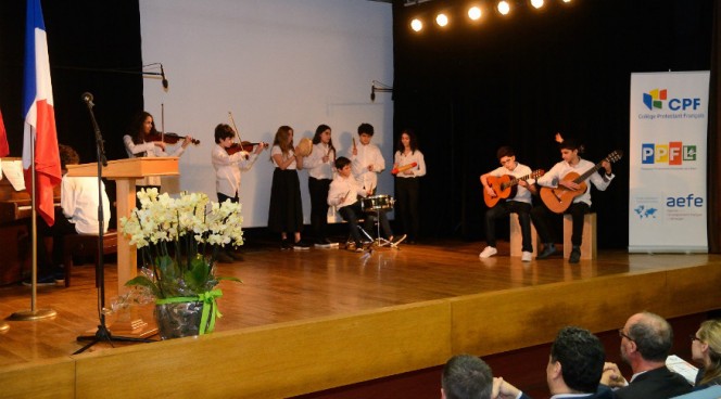 Intermède musical lors de la cérémonie de première pierre au Collège protestant français de Beyrouth