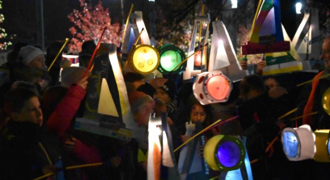 Le Lycée français de Düsseldorf fait son Tour de France : les lanternes de la Saint-Martin