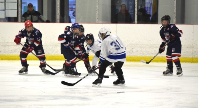 Premier tournoi de hockey sur glace à Ottawa (photo)