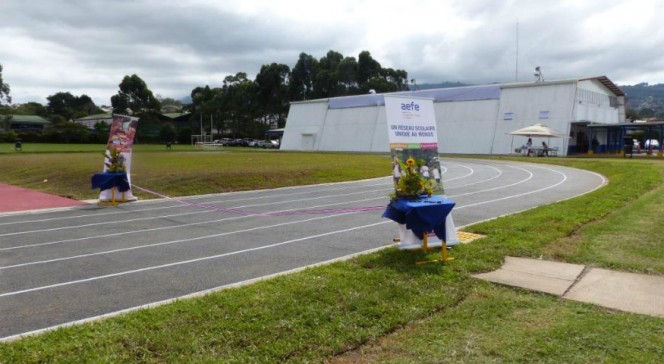 50 ans du Lycée franco-costaricien : nouvelle piste d&#039;athlétisme