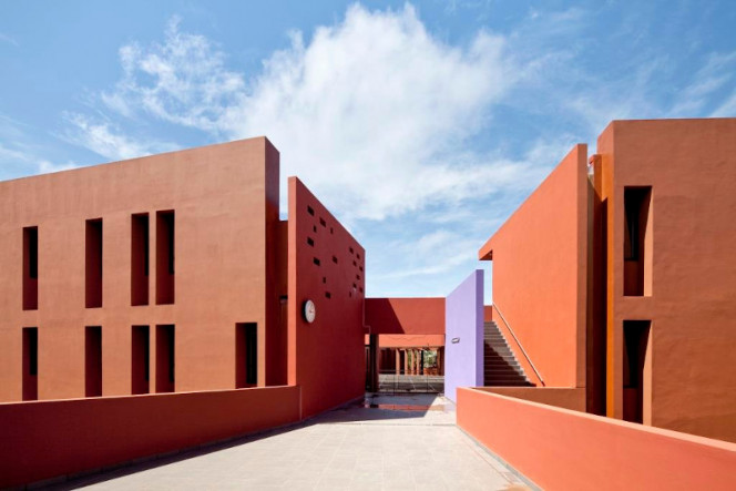 Ouvrage 15 ans d&#039;architecture contemporaine (2005-2020) : photo de Dakar