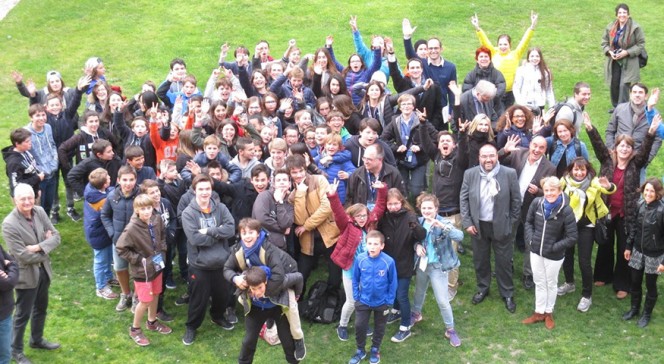 Euro de badminton 2016 : photo de groupe dans les jardins de la mairie de Nantes