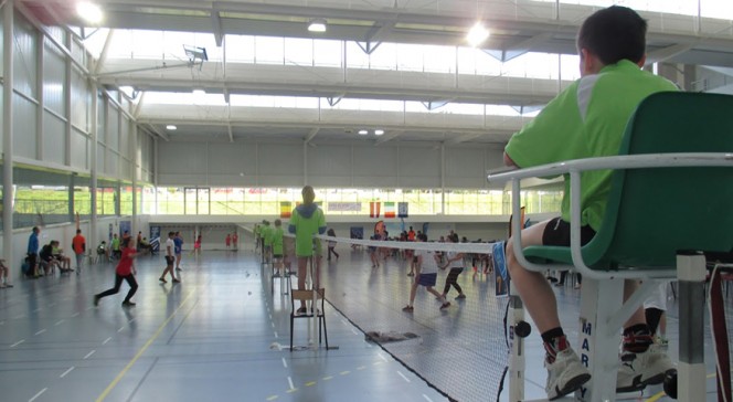 Euro de badminton 2016 : les jeunes officiels arbitrant les rencontres à Nantes