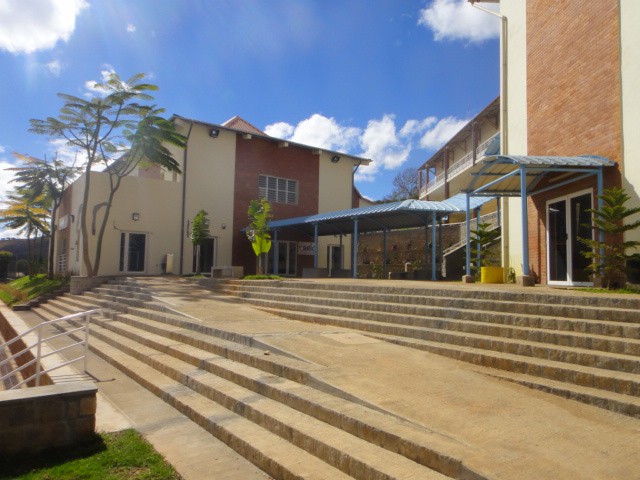 Lycée français de Tananarive : l&#039;extension de la zone pédagogique, inaugurée en 2014