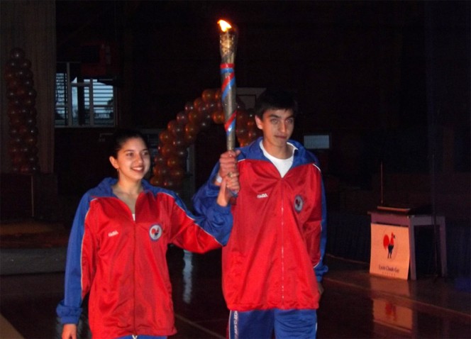 Les porteurs de la flamme des Jeux inter-alliances - Osorno 2013