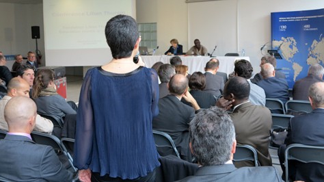 Séminaire de Sèvres 2013 : interaction entre Lilian Thuram et le personnel de l&#039;AEFE