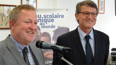 Le proviseur du LIAD, Marc Demeulemeester, et le ministre Vincent Peillon.