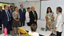 Le ministre de l'Europe et des Affaires étrangères M. Le Drian accueilli par la communauté scolaire à Fès