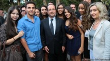 Visite présidentielle au lycée français à La Marsa en Tunisie le 4 juillet 2013: photo de groupe