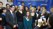 Au Salon de l'éducation, la ministre, la directrice de l'AEFE et une délégation du lycée de Turin