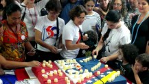 60 ans du Lycée français de Caracas : gâteau d'anniversaire