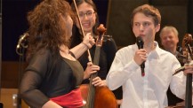 Concert de l’Orchestre des lycées français du monde à Radio France : un musicien fait chanter le public