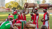 4e édition du tournoi "Rugby et rencontres" à Nairobi : spectacle de tambours