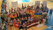 Euro scolaire de badminton à Varsovie : photo de groupe