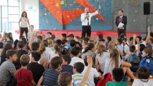 Image de la rentrée 2017 dans le gymnase  du Lycée français de Singapour