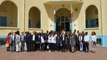 À Dakar, photo de groupe avec le ministre de l’Éducation nationale