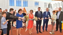 Inauguration de Vauban, École et Lycée français de Luxembourg : coupé de ruban