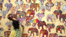 Exposition "Art urbain par les lycées français du monde" : La marche des éléphants