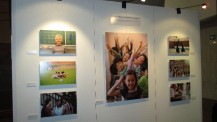 Finale Ambassadeurs en herbe 2014 : exposition photo à l'Unesco – panneau sur la vie du réseau
