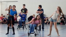 Spectacle de danse à Budapest, par les élèves du lycée français et de l'école de rééducation Mozgàsjavito 