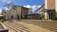 Lycée français de Tananarive : l'extension de la zone pédagogique, inaugurée en 2014