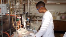 Élève finaliste lors des épreuves de laboratoire des Olympiades nationales de la chimie 2015