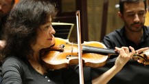 Répétition de l'Orchestre philharmonique de Radio France : Mireille Jardon au violon