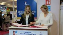 Signature d'une convention de partenariat entre l'AEFE et France Médias Monde (RFI, France 24, Monte Carlo Doualiya)